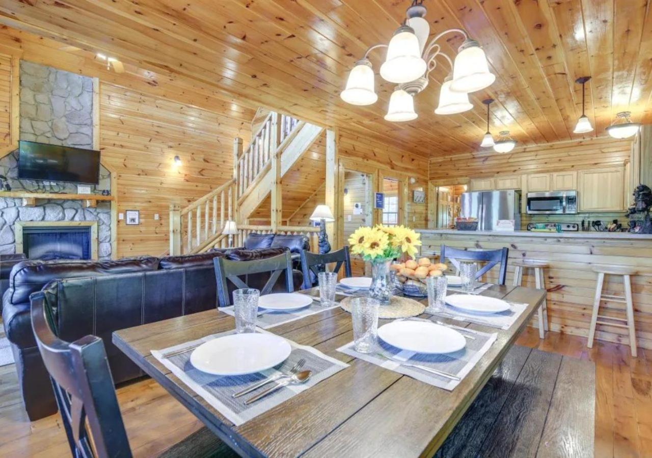 Fabulous Pet-Friendly, Family Cabin With Outdoor Kitchen, Hot Tub, Sauna, Fireplace, Theater Room, Arcade, Pool Table, And Fire Pit Within Minuties Of Dollywood Sevierville Exterior foto