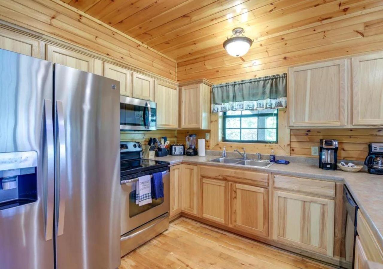 Fabulous Pet-Friendly, Family Cabin With Outdoor Kitchen, Hot Tub, Sauna, Fireplace, Theater Room, Arcade, Pool Table, And Fire Pit Within Minuties Of Dollywood Sevierville Exterior foto